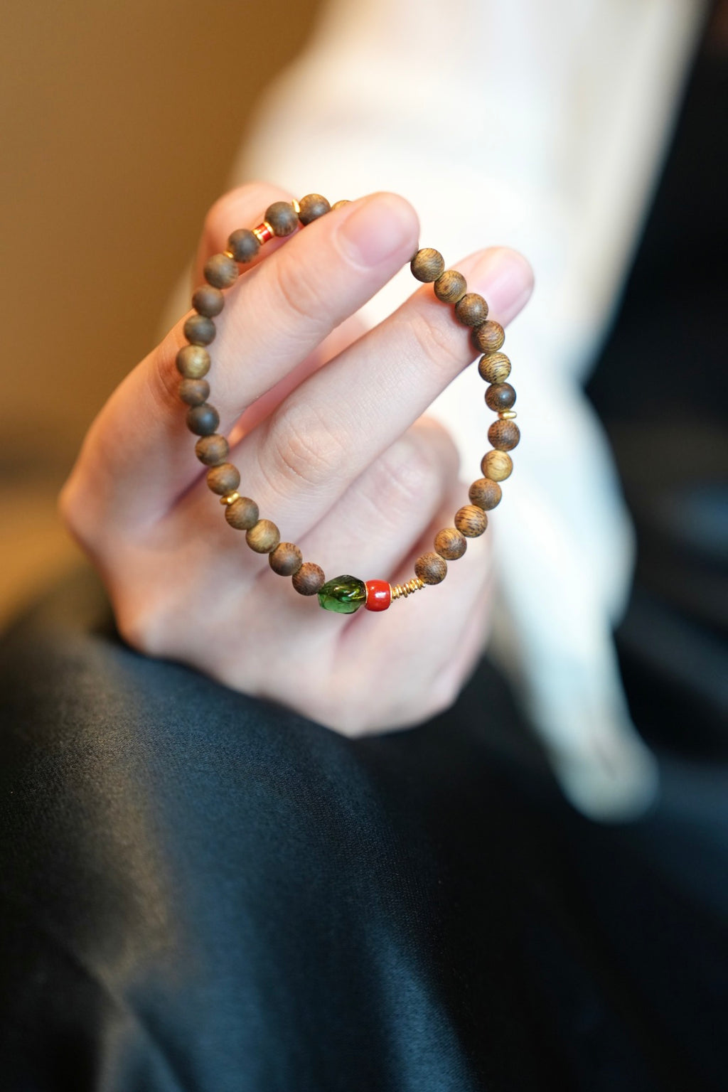 Kynam Agarwood Bracelet, Old-Mine Jade & Coral, 4mm