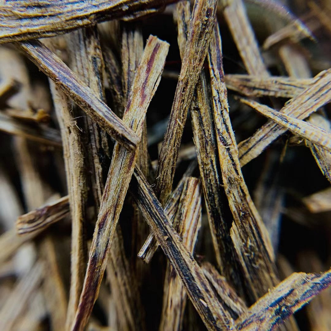 Green Kynam Agarwood Shredded Leaf, 5A Grade, 2g