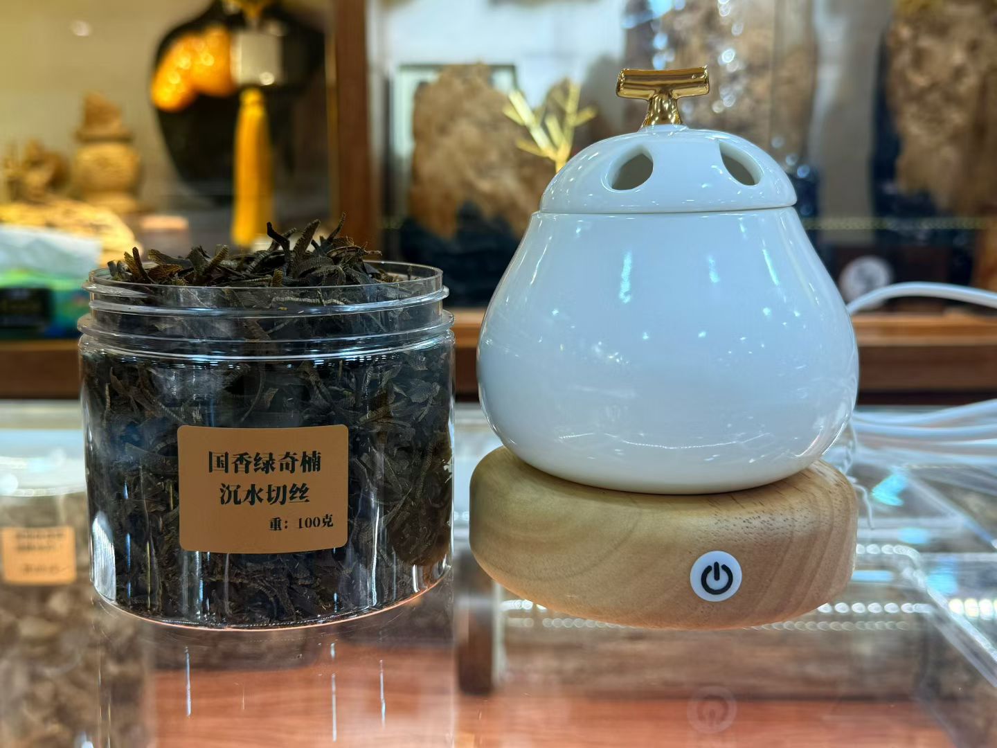 Kynam Agarwood Hand-Cut Shavings, Sinking-Grade, Honey-Floral