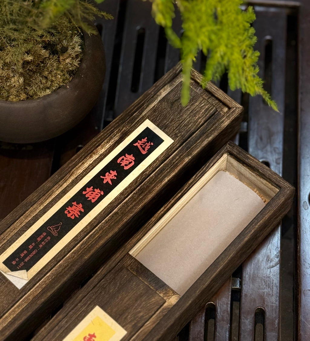 Kynam Agarwood Incense Sticks, Slide-Drawer Natural Wood Box
