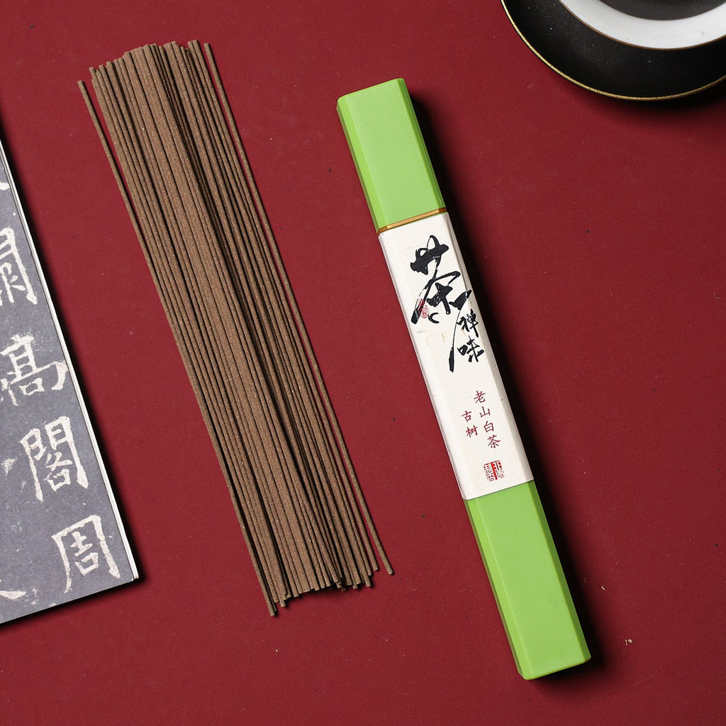 Mysore Sandalwood & White Tea Incense Sticks, 30g