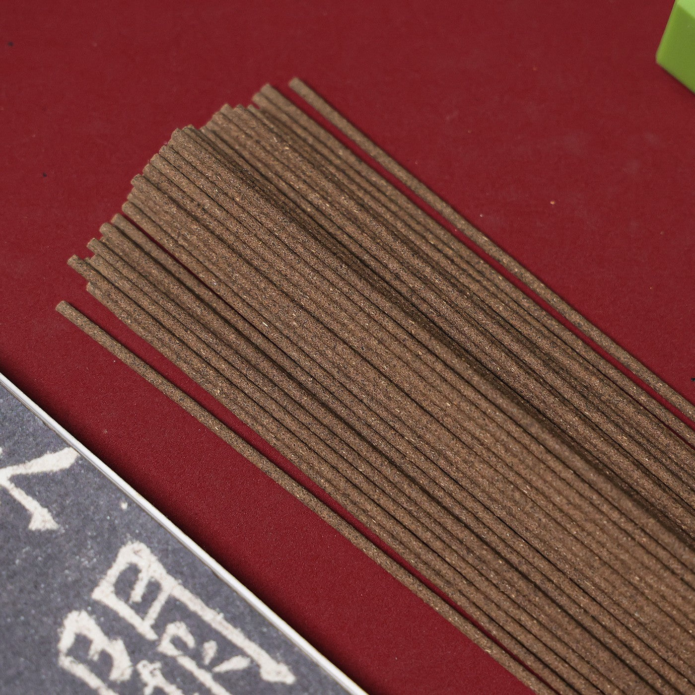 Mysore Sandalwood & White Tea Incense Sticks, 30g