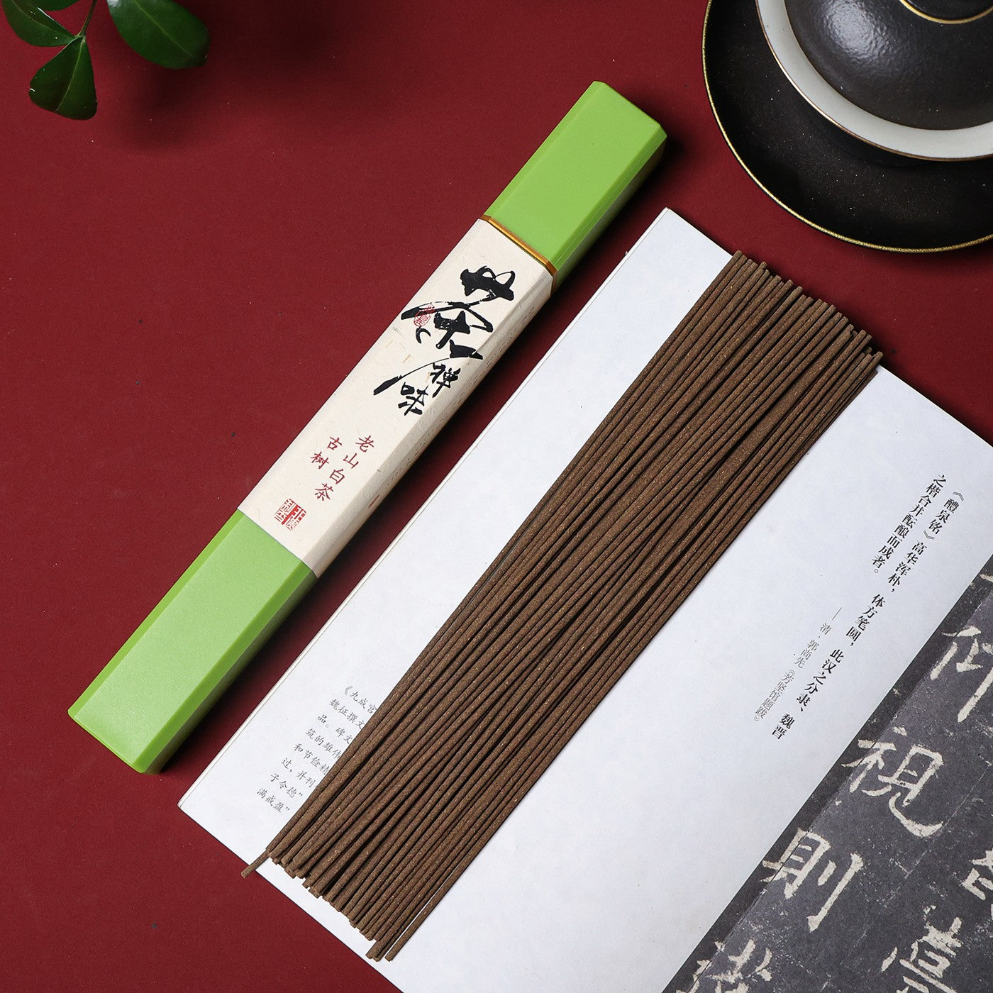 Mysore Sandalwood & White Tea Incense Sticks, 30g