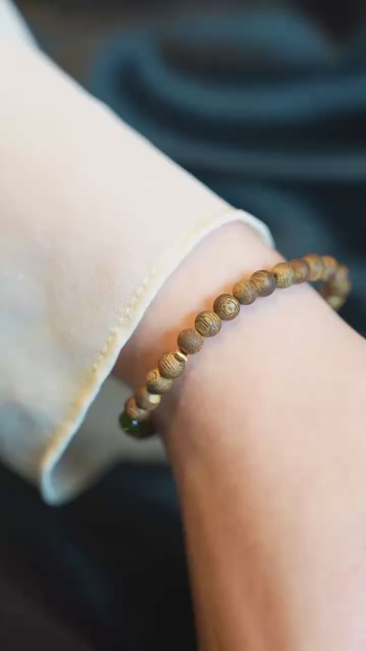 Kynam Agarwood Bracelet, Old-Mine Jade & Coral, 4mm